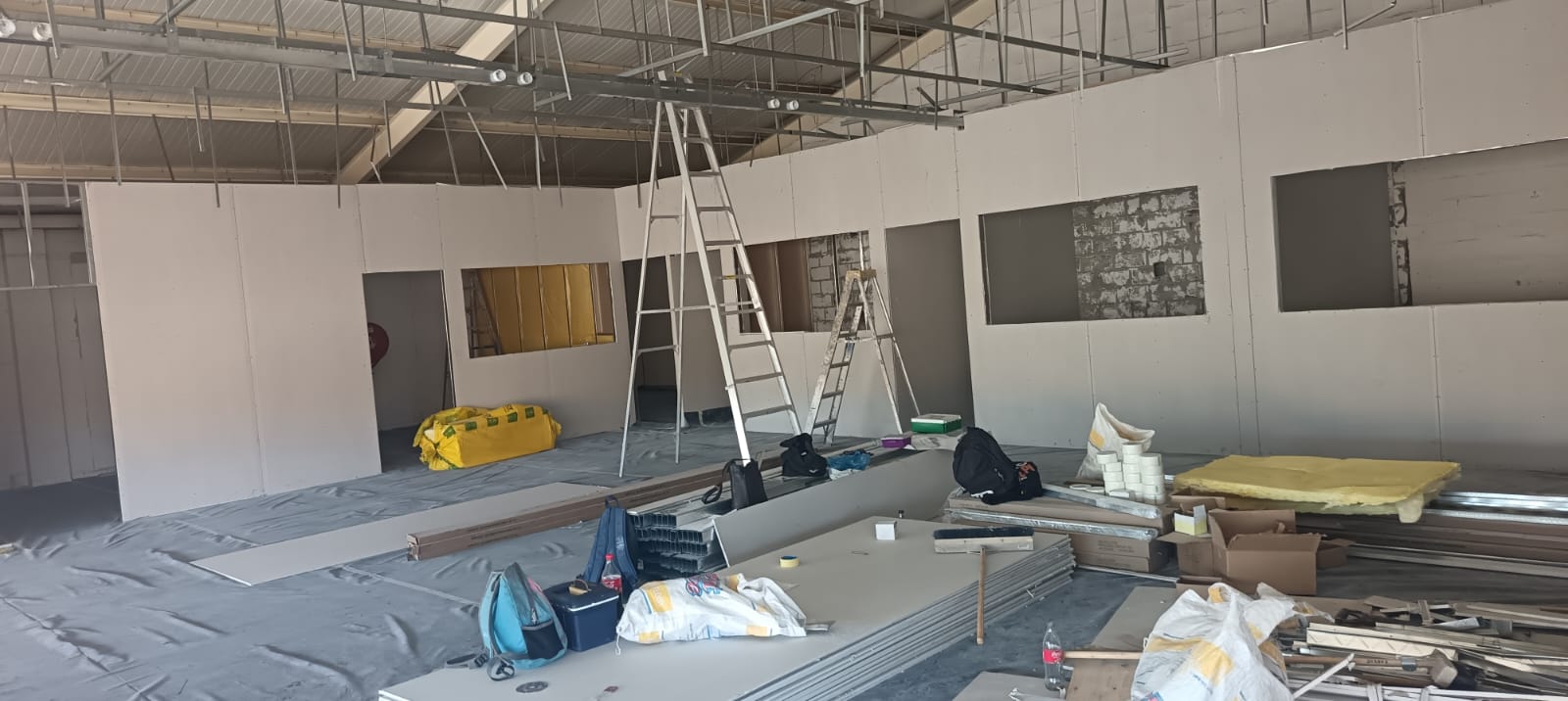 Large scale commercial drywall partitioning project